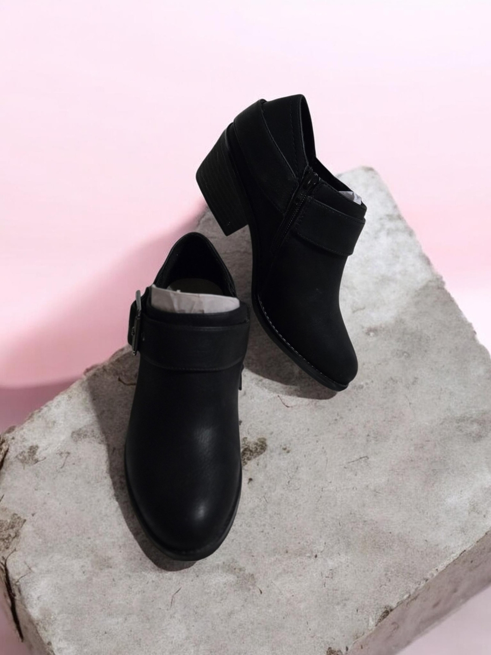 croft & barrow Black Buckle Strap Heels Size 8 EUC